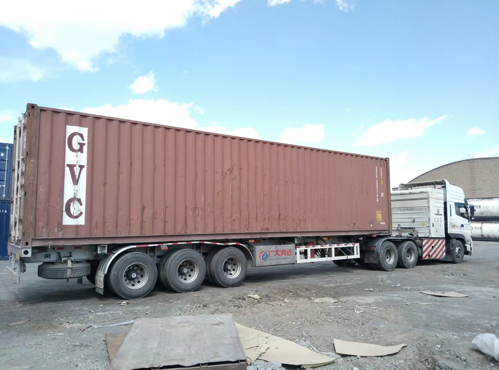 烏魯木齊到烏茲別克斯坦國(guó)際公路運(yùn)輸開啟加速時(shí)代，配送服務(wù)全面升級(jí)